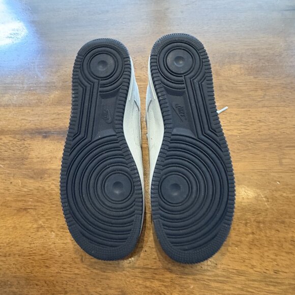 Nike Air Force 1 Low LV8 - Size 11 - Picture 3 of 4